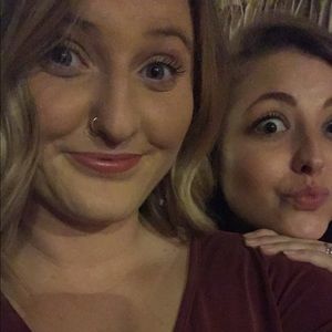 Meet your Posher, Caitlin